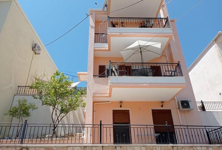 Hermes Holiday Home In The Port Of Sivota Exterior photo